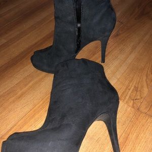 Carlos by Santana Booties